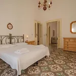 לינה וארוחת בוקר Dimora Apulia 3*