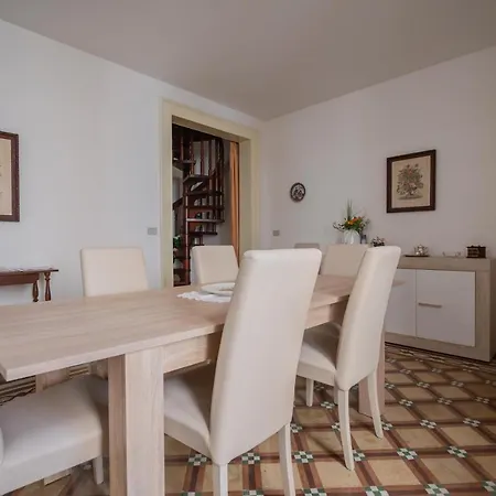 Alojamento de Acomodação e Pequeno-almoço Dimora Apulia Brindisi